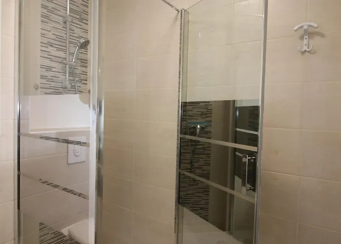 T3 Confortable Avec Parking Et Wifi Au Mont-dore - Fr-1-608-87 Apartamento *